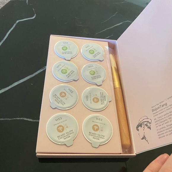 WEI 2-in-1 Purify and Glow Mask Collection & Brush - Picture 3 of 4